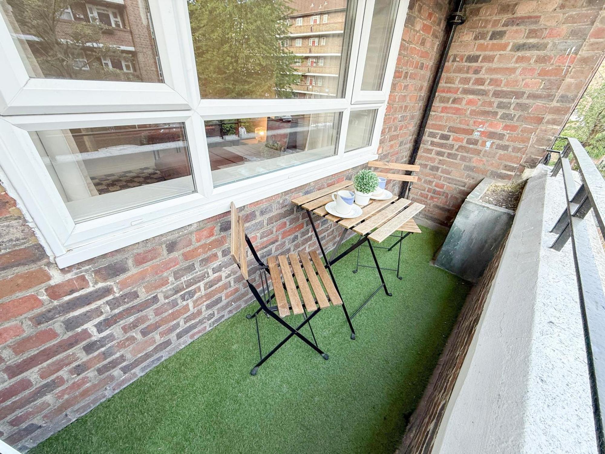 Like 2-bedroom Flat With Free Wi-fi In White City, Hammersmith, Shepherds Bush Londen