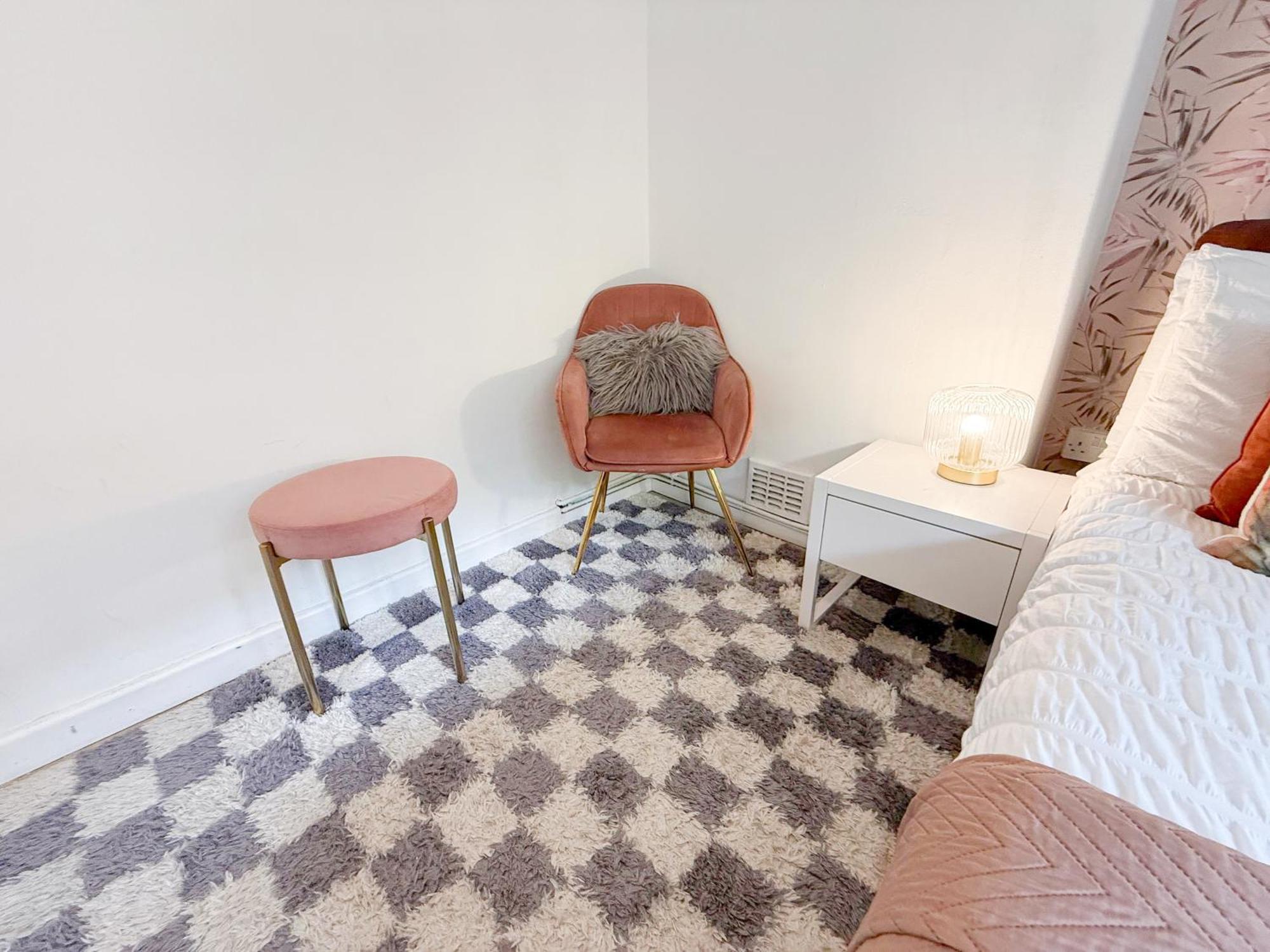 Like 2-bedroom Flat With Free Wi-fi In White City, Hammersmith, Shepherds Bush Appartement